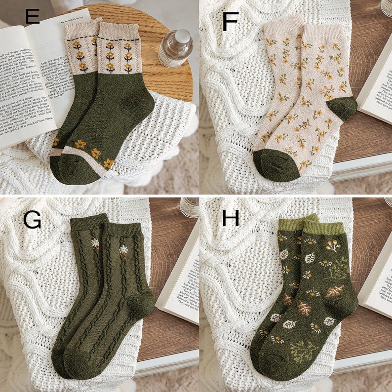 Flower Green Socks/Aesthetic Crew Socks